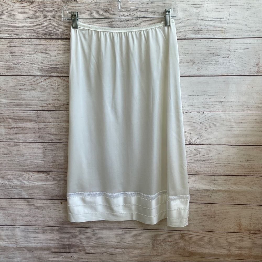 VINTAGE PINEHURST LINGERIE HALF SLIP IN IVORY